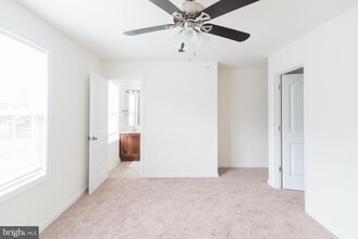7 Mustang Dr in Hanover, PA - Building Photo - Building Photo
