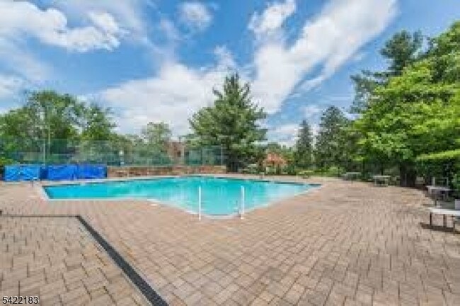 44 Mullarkey Dr in West Orange, NJ - Building Photo - Building Photo