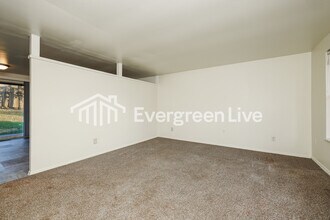 7320 Kirkview Dr in Dayton, OH - Building Photo - Building Photo