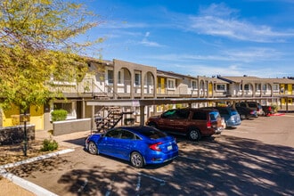 Seventeen805 in Phoenix, AZ - Building Photo - Building Photo