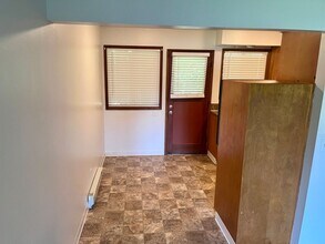 7035 SE Woodward St in Portland, OR - Building Photo - Building Photo