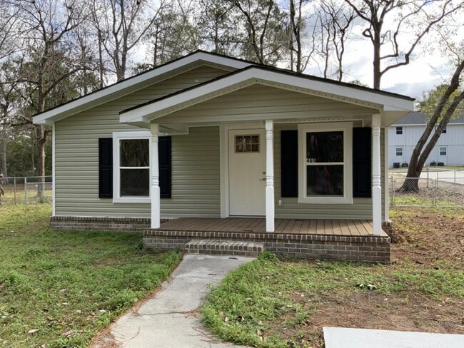 property at 405 E Second St
