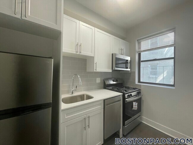 81 Park Dr, Unit 8