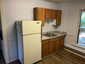 120 Williams St, Unit Upstairs in Jamestown, NY - Building Photo