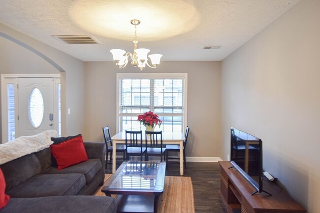 3784 Windhaven Dr in Clarksville, TN - Building Photo - Building Photo