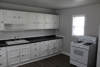 103 S Main St in North Salem, IN - Building Photo - Building Photo