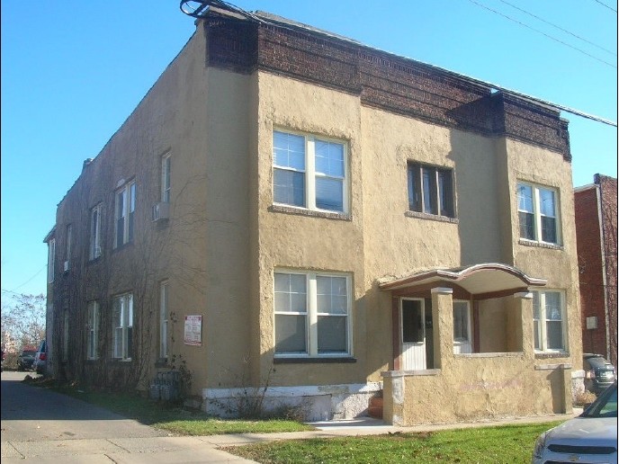 24-26 S Locust St in Aurora, IL - Foto de edificio