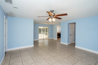 3834 San Luis Dr in Sarasota, FL - Building Photo - Building Photo