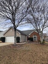 115 Crossview Dr in Simpsonville, SC - Building Photo