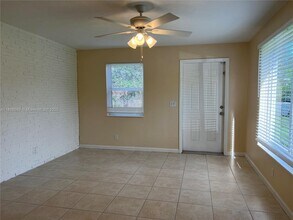 6241 SW 38th Ct in Davie, FL - Building Photo - Building Photo