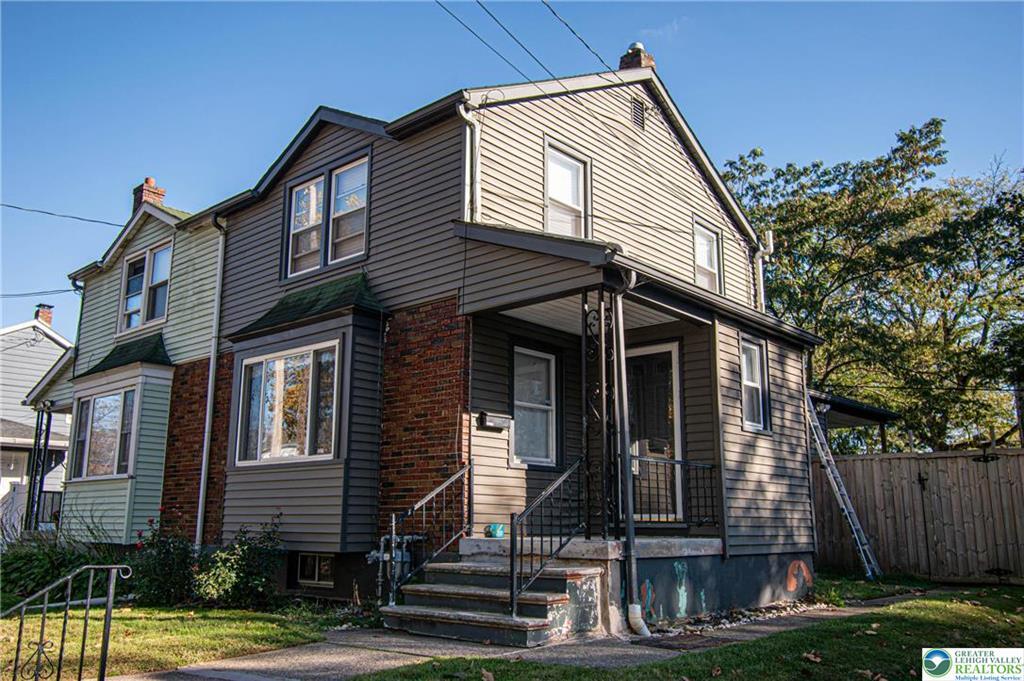 112 W Grant St in Easton, PA - Foto de edificio