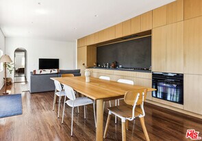 2055 W Silver Lake Dr in Los Angeles, CA - Building Photo