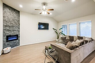 6214 Scott Way in Rosenberg, TX - Building Photo - Building Photo