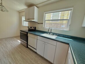 2606 Coolidge Ave in Oakland, CA - Building Photo - Building Photo