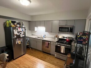 4128 N Lincoln Ave, Unit 2R in Chicago, IL - Building Photo - Building Photo