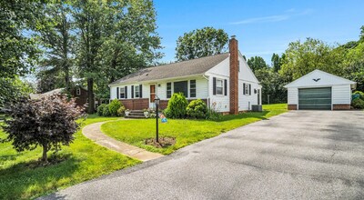 2029 W Trindle Rd in Carlisle, PA - Building Photo - Building Photo