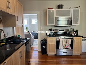 25 Fainwood Cir, Unit 3 in Cambridge, MA - Foto de edificio - Building Photo