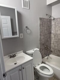 825 N Port St photo'