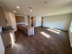 117 Rocky View Ln in Andice, TX - Building Photo - Building Photo