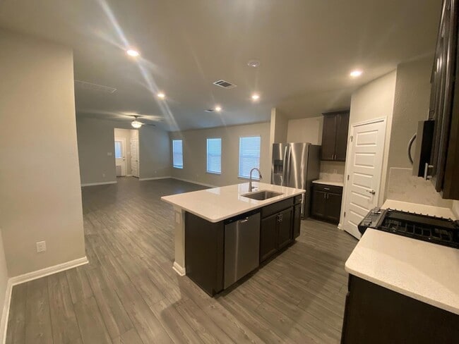 10301 Mager Ln in Hutto, TX - Building Photo - Building Photo