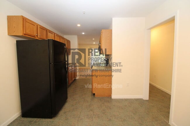 2 Waverly Dr in Dover, NH - Building Photo - Building Photo