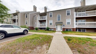 103 Fieldcrest St in Ann Arbor, MI - Building Photo