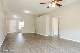 7871 Moss Pointe Trail E in Jacksonville, FL - Building Photo - Building Photo