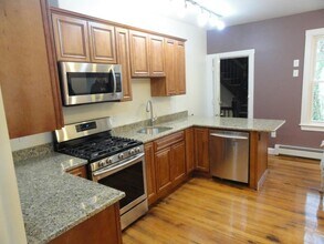 231 Norfolk St, Unit 4 in Cambridge, MA - Building Photo - Building Photo