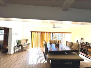 4905 Bayberry Ln in Tamarac, FL - Building Photo - Building Photo