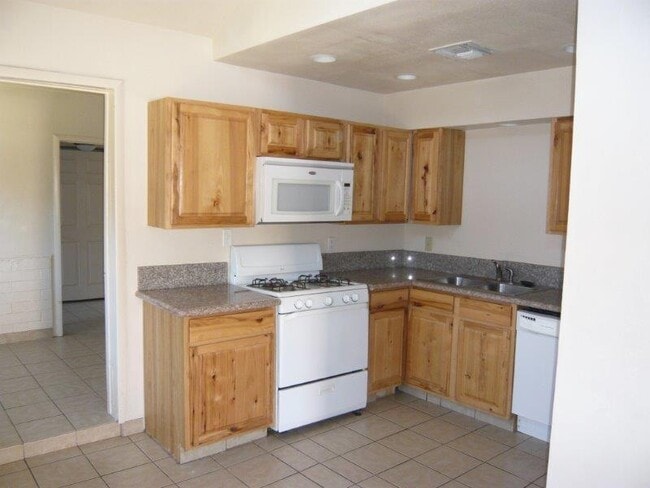 3726 N Estrella Ave in Tucson, AZ - Building Photo - Building Photo
