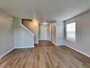 8105 Whistlewood Dr in Indianapolis, IN - Building Photo - Building Photo