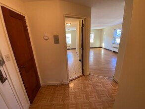 285 Massachusetts Ave in Arlington, MA - Foto de edificio - Building Photo