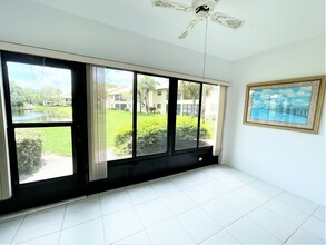 255 Mission Trail S in Venice, FL - Foto de edificio - Building Photo