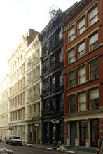 127 Greene St in New York, NY - Building Photo - Building Photo