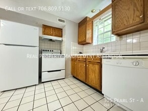 305 Pearl Ave in Chickamauga, GA - Building Photo - Building Photo