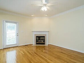 5404 Goldenglow Way in Raleigh, NC - Foto de edificio - Building Photo