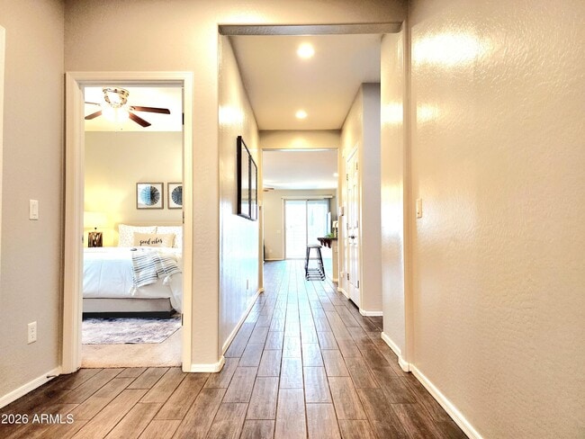 5256 W Leodra Ln in Phoenix, AZ - Building Photo - Building Photo