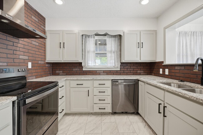 property at 1011 Walnut St