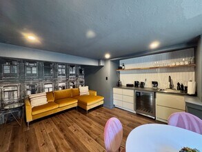 4018 Broadway in Oakland, CA - Foto de edificio - Building Photo