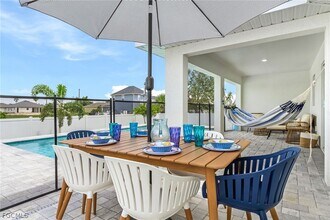 3015 NW 42nd Ave in Cape Coral, FL - Building Photo - Building Photo