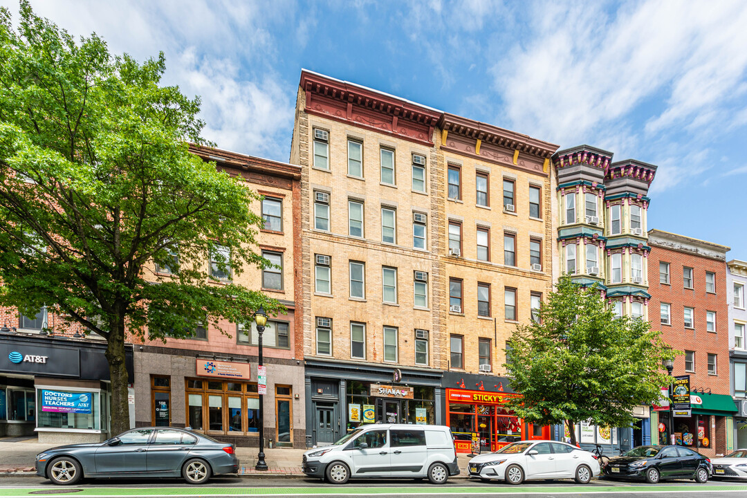 110 Washington St in Hoboken, NJ - Building Photo