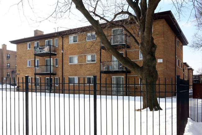 Ridge Apartments in Chicago, IL - Building Photo - Building Photo