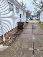 2903 Center Dr in Parma, OH - Building Photo - Building Photo