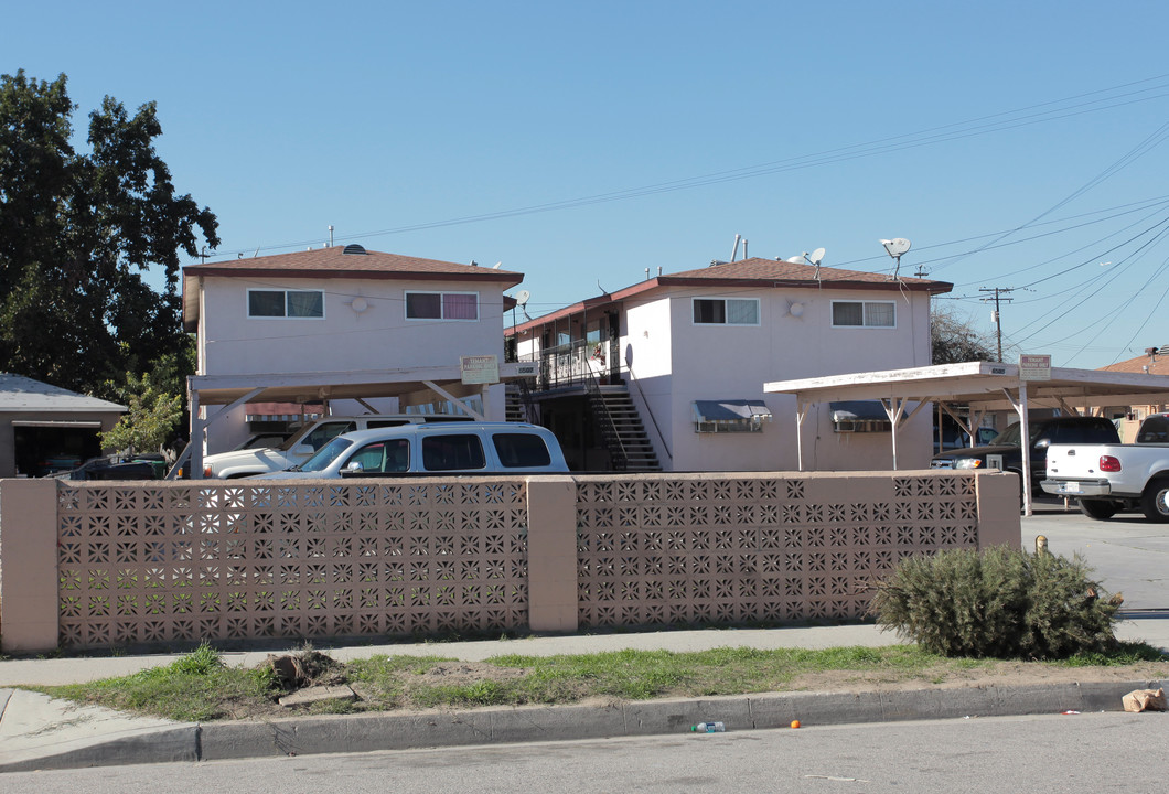 6605-6607 Chanslor Ave in Bell, CA - Building Photo