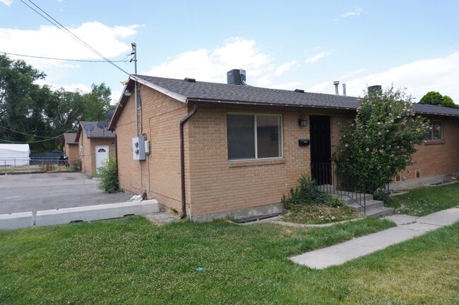 property at 1223 Emery St W