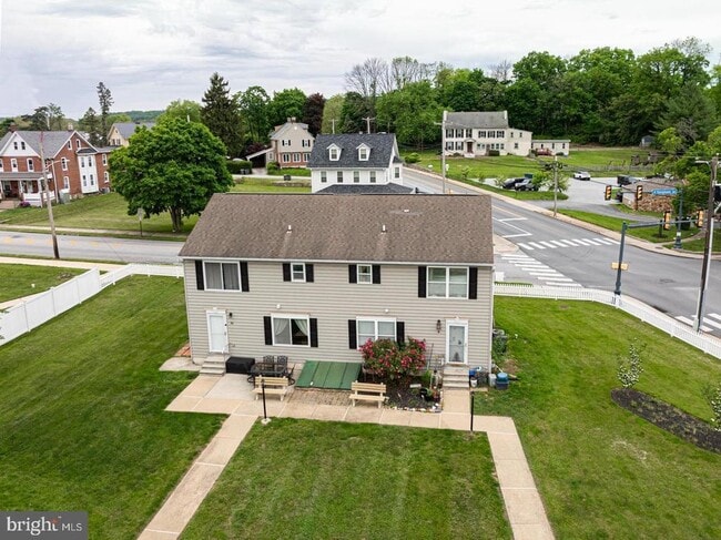 property at 10 Terry Ct