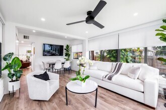 3635 SW 16th St-Unit -0 in Miami, FL - Building Photo - Building Photo
