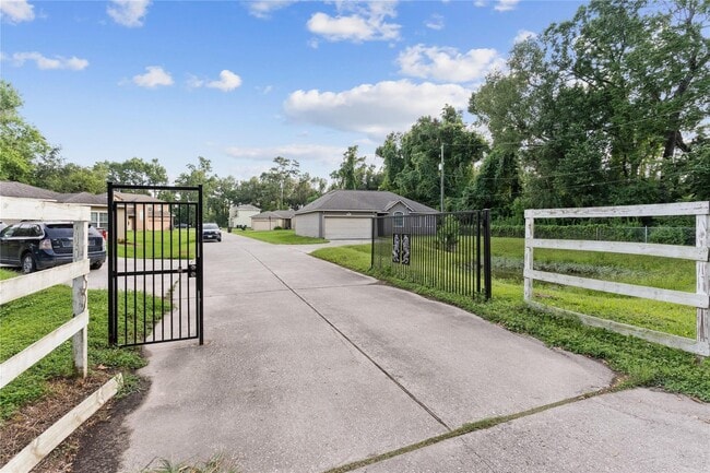 property at 9104 N Green River Dr
