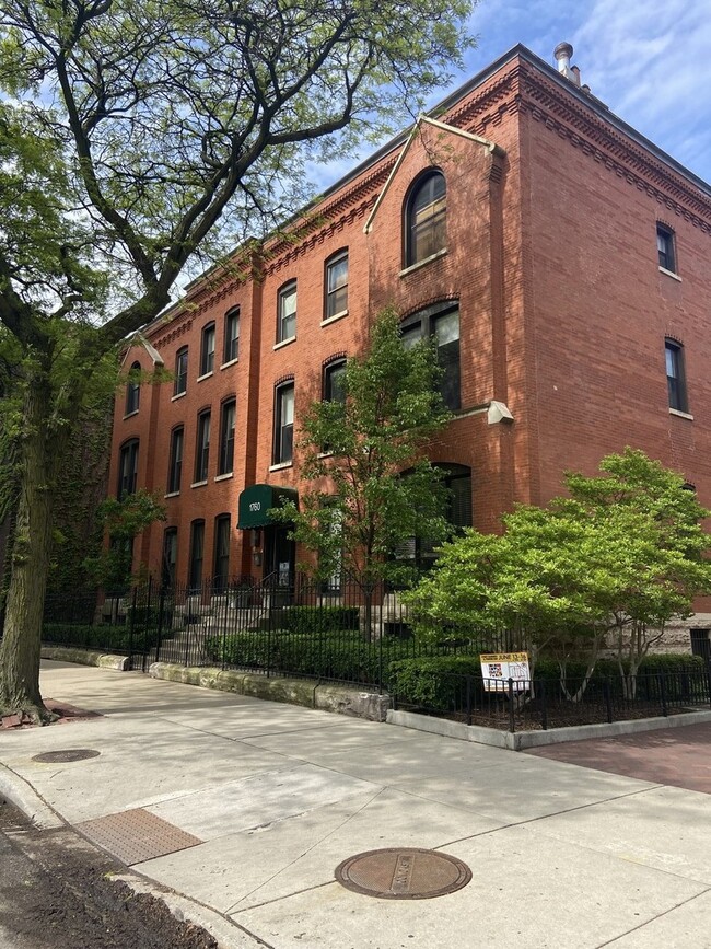 property at 1760 N Wells St