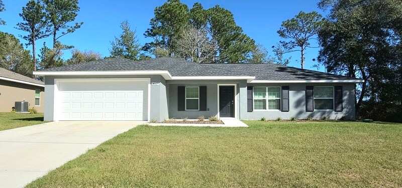 8027 N Independence Way in Citrus Springs, FL - Building Photo